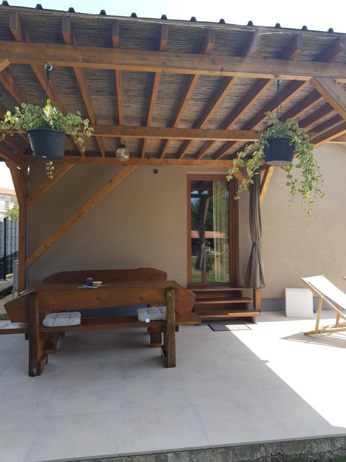 Guest House Flora Pazin Exterior foto