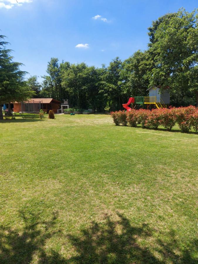 Guest House Flora Pazin Exterior foto